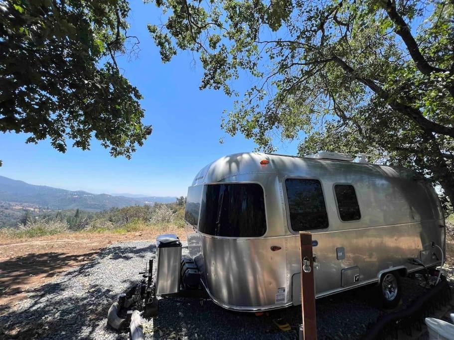 Dunlap Modern Airstream With Amazing View - 10 To 15 Minutes From Kings Canyon National Park מראה חיצוני תמונה