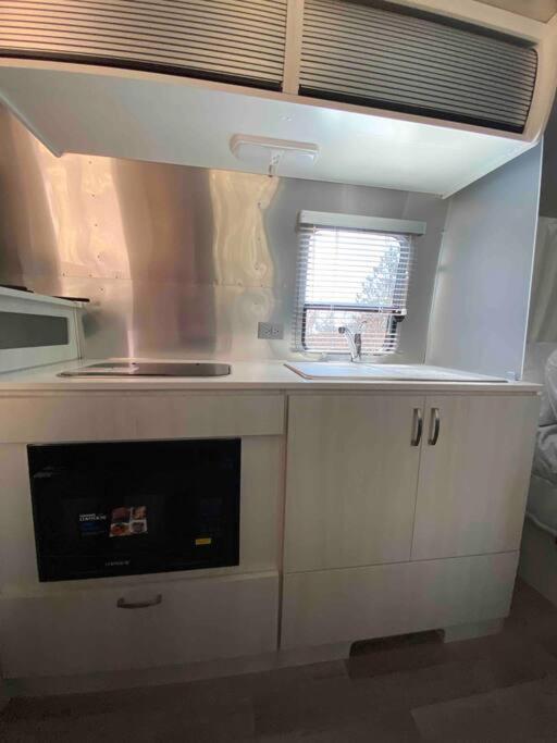 Dunlap Modern Airstream With Amazing View - 10 To 15 Minutes From Kings Canyon National Park מראה חיצוני תמונה