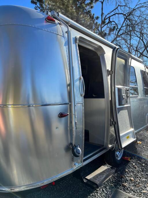 Dunlap Modern Airstream With Amazing View - 10 To 15 Minutes From Kings Canyon National Park מראה חיצוני תמונה