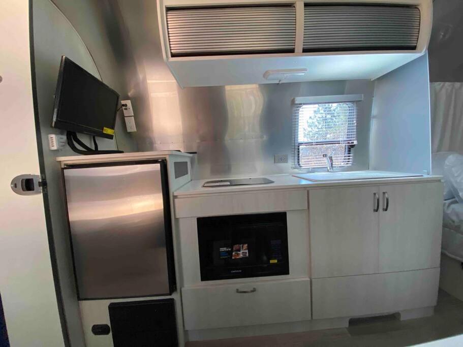 Dunlap Modern Airstream With Amazing View - 10 To 15 Minutes From Kings Canyon National Park מראה חיצוני תמונה