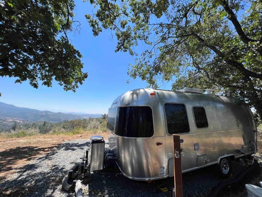 Dunlap Modern Airstream With Amazing View - 10 To 15 Minutes From Kings Canyon National Park מראה חיצוני תמונה