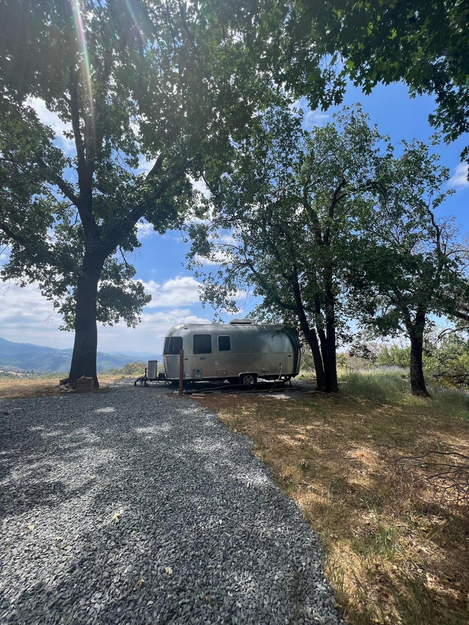 Dunlap Modern Airstream With Amazing View - 10 To 15 Minutes From Kings Canyon National Park מראה חיצוני תמונה